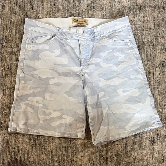 Democracy women’s blue/white camo shorts - size 10 - inseam 8.5 in - Picture 1 of 5